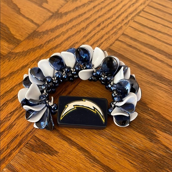 Accessories - Chargers football Stylish Navy and White Beaded Bracelet